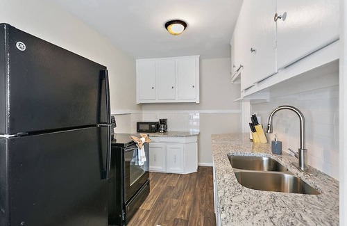 Lakeshore South Casa | Enjoy a wonderful & warm experience at this centrally-located place