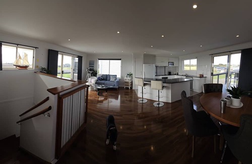 Coronet Bay Casa | Family friendly beaches, relaxing, do as much as you like or just chill out.
