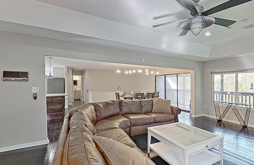 Gunter Afs Casa | Gorgeous pond view home with two porches, streaming, & W/D - great location