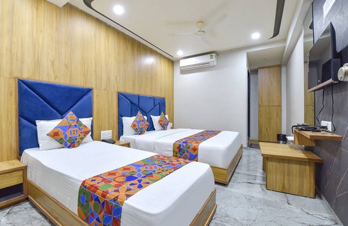 Vastrapur Hotel | Fabhotel Sury Villa