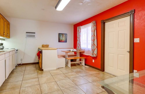 Shelley Apartamento | Shelly Studio Apartment Rental w/ Shared Fire Pit!