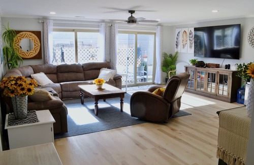 Fort Wayne Casa | Cozy Open Concept Renovated Townhome