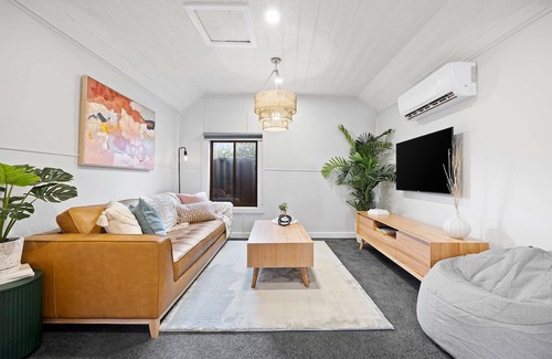Ballarat East Cabaña | Meet Maggie May, the cutest renovated 1850s miners cottage, close to attractions