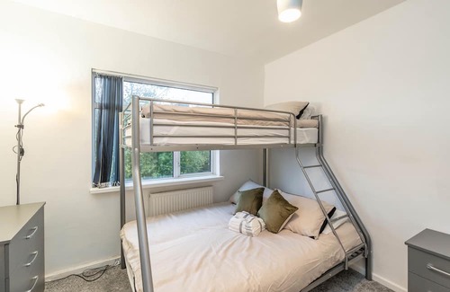 Cribbs Causeway Casa | Beautiful 3-Bed House in Bristol
