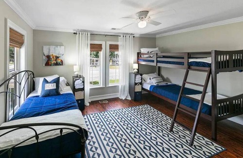 Coalfield Casa | Majestic 1880s Victorian at Windrock Mountain