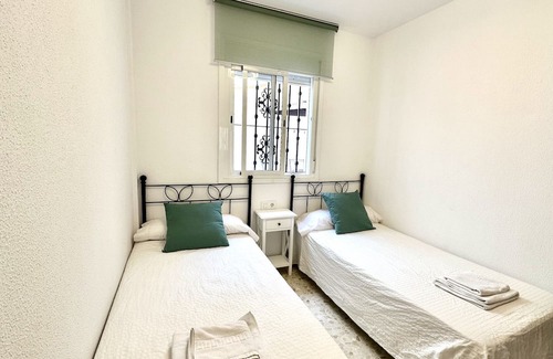 Rota Apartamento | GIRASOLES Rota Apartment by Cadiz4Rentals