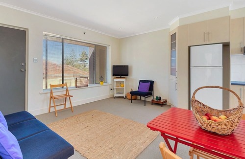 Adelaide Apartamento | Iconic Largs Bay Foreshore Holiday Apartment - Beach Days & Sunsets!