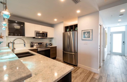Merritt Island Apartamento | Luxury Condo with Pool and Gym at Cape Crossing