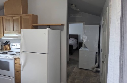 Redwood Cabaña | Cozy cottage in country setting close to town, amenities and Rogue College.