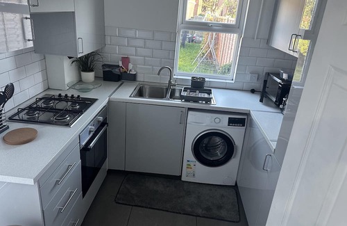 Selhurst Casa | Stunning 3-Bed House in Croydon