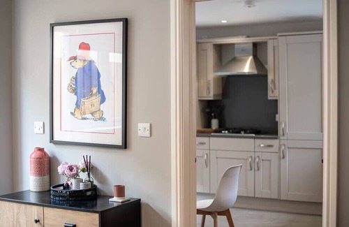 Ludwel Casa | Elegant Ludlow Haven: 4Bed Ultimate Tranquility