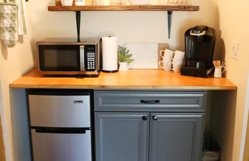 Elk Grove Apartamento | Charming Sacramento-based "Garden Cottage" Apartment in Elk Grove