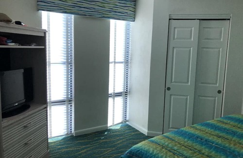 New Smyrna Beach Complejo | 2 Bedroom Oceanview Suite overlooking the Atlantic ocean with white sandy beach