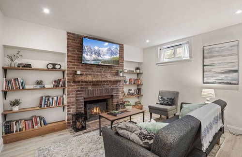 16th Street Heights Apartamento | Cozy and modern Basement Apartment in great Washington, DC neighborhood!