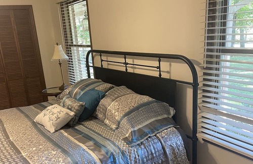 Crossville Casa | Cardinal House Swimming Pool open April 1 - August 30 Quite Neighborhood .