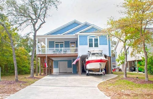 Tranquil Harbour Casa | Cozy Home 10-15 min scenic walk from the beach!