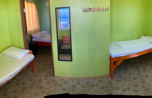 Olango Island Casa | Rainbow Beach Bar & Resort