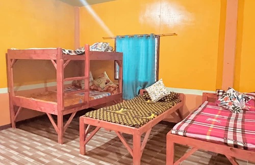 Olango Island Casa | Rainbow Beach Bar & Resort