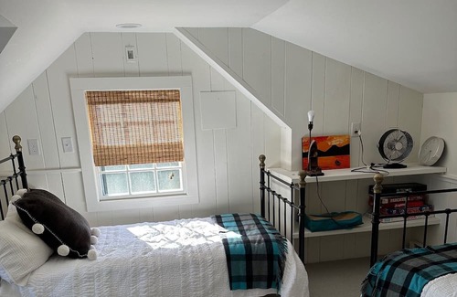 Westport Point Casa | Charming Cottage on historic Westport Point - Minutes to Beaches and Town!