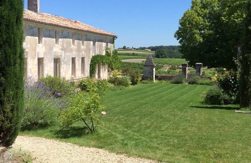 Bellevigne Casa | LA Coudraie Gîte 11 Personnes au Milieu des Vignes