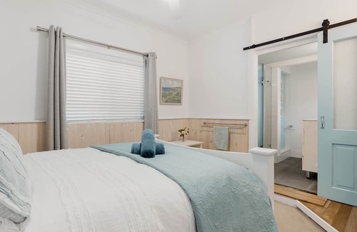 Patonga Cabina | Happy Daze 2 by Coast Holidays