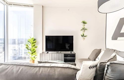 West Bellevue Apartamento | The Sophari 1BR Experience:Modern Living |Pool+Gym