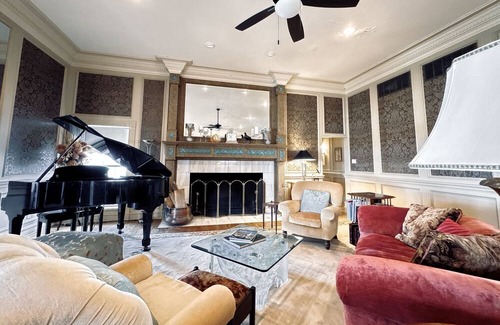 Canton Casa | This house is a 5 bedroom(s), 5.5 bathrooms, located in Canton, TX.
