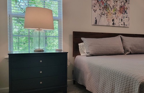 Charlotte Casa | A clean, peaceful, quiet place with in 25 minutes of Charlotte Douglas Airport