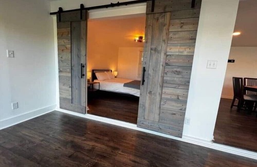 Mount Holly Casa | Newly Renovated Modern 2BR Waterfront Cottage with Dock
