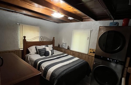 Houghton Lake Cabina | Cozy cabin great for vacationers, hunters/fishers, snowmobilers/ORVers!