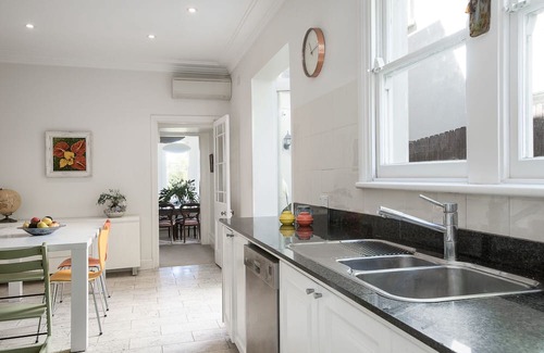 Bronte Casa | Bronte Breezes - Beautiful Family Home