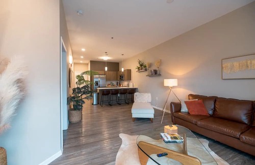 North Kansas City Apartamento | Spacious Kansas City Midtown Airbnb 2BR/2BA