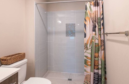 North Kansas City Apartamento | Spacious Kansas City Midtown Airbnb 2BR/2BA