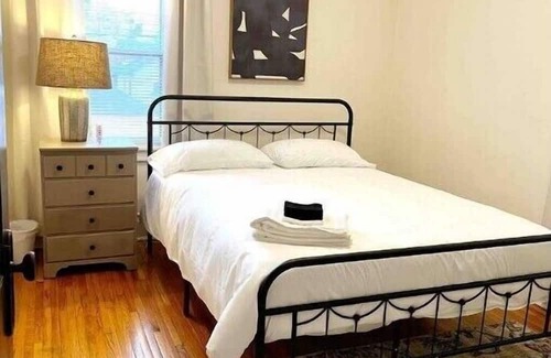Victory Apartamento | Calm Relaxed Renovated 2bd Apt in Convenient Location. Monthly Stays.