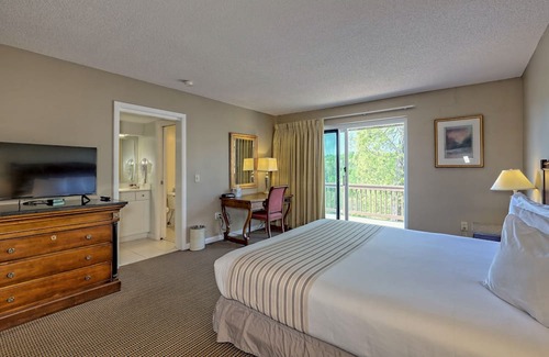 Clayton Condominio | KW_406 King Bed Unit