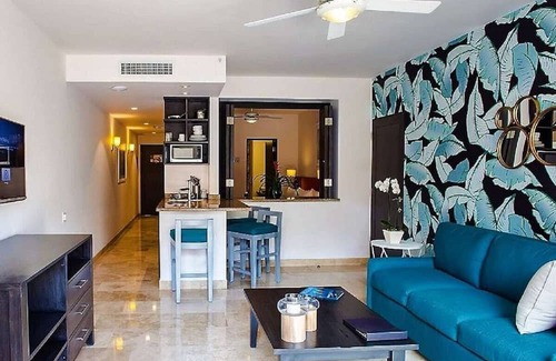El Médano Ejidal Apartamento | Corazón Cabo Resort & Spa: One Bedroom Deluxe Suite: The best location in Cabo!!