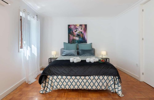 Paranhos Casa | Sunny Calm Room | Shared House