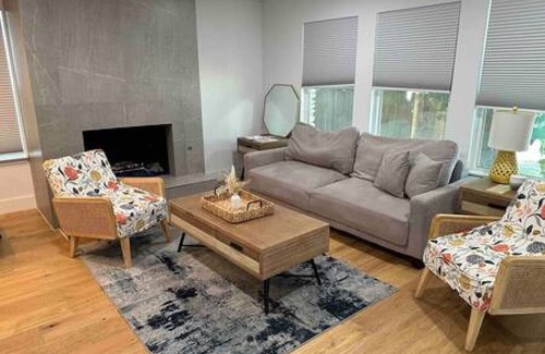McNeil Casa | Sleeps 12, Fast Wi-Fi, EV Charger, Remote Worker