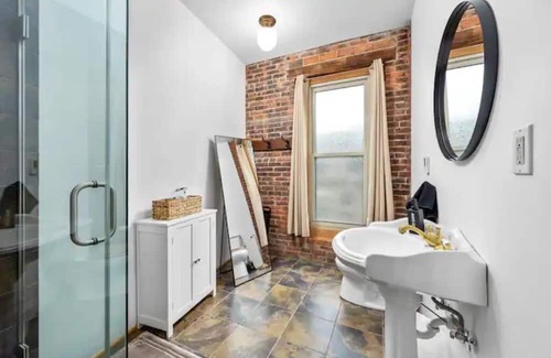 Downtown Buffalo Apartamento | Newly remodeled Allentown flat