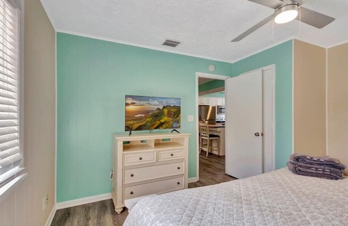 Indian River Estates Casa | Stylish 2 Bedroom Villa with Pool