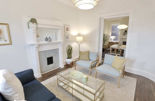 Truxton Circle Casa | Mint Condition- Beautiful Townhome in Shaw
