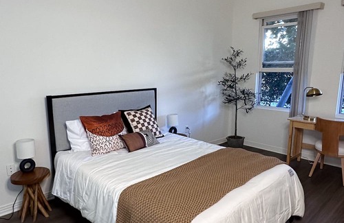 Pasadena Apartamento | Spacious Retro High Ceiling Home 3 mins to Oldtown