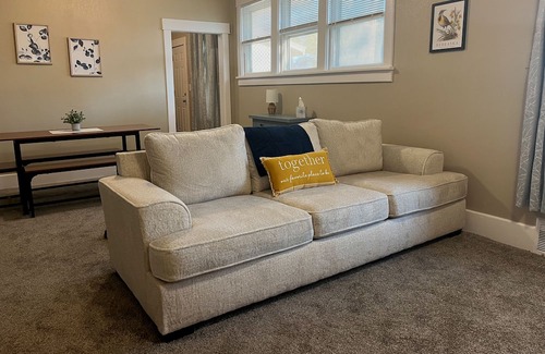 Lincoln Casa | Big Ten Bungalow