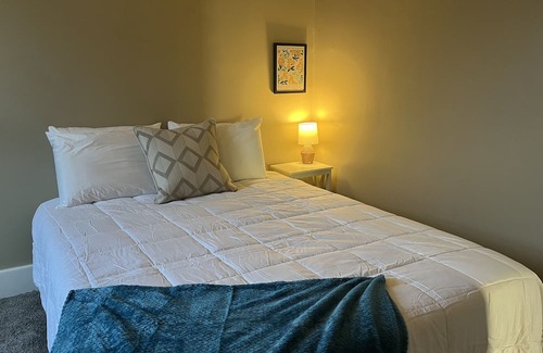 Lincoln Casa | Big Ten Bungalow