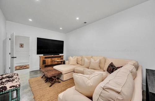 Crane Hill Casa | The Locklyn: Smith Lake Waterfront Views, Dock