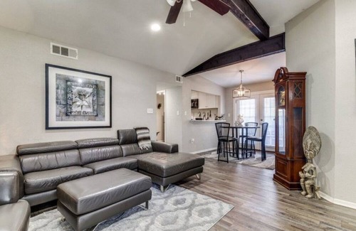 Terrell Condominio | Cozy vibe condo. 2-bedroom, 2 full-bathroom with patio off the master & dining.