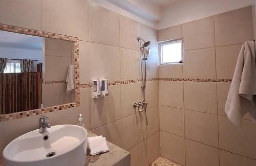 Tamarindo Apartamento | A large room for two fully equipped with a private terrace.