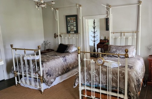 Hartley Vale Otro | Historic Collits Inn