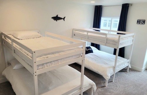 Garden City Casa | The Perfect Family Retreat! Brand new huge townhome!