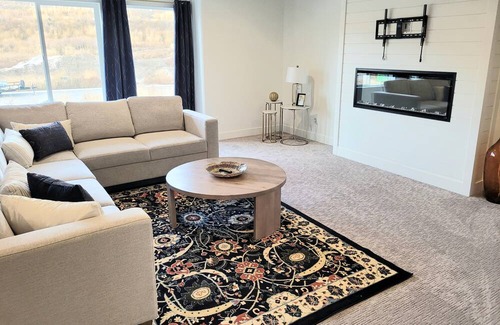 Garden City Casa | The Perfect Family Retreat! Brand new huge townhome!